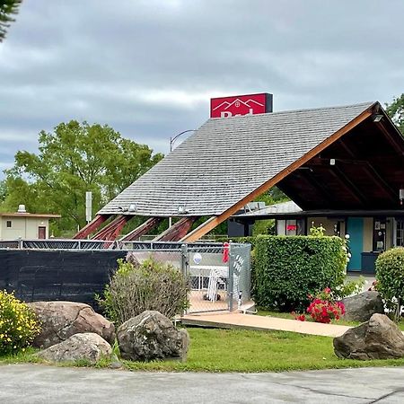Red Bluff Inn Ngoại thất bức ảnh