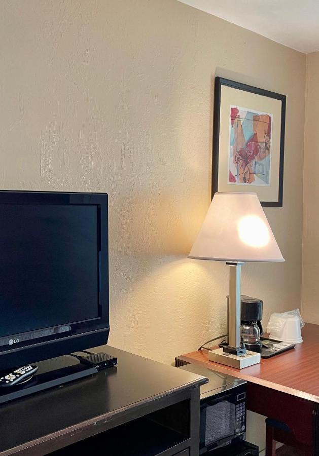 Red Bluff Inn Ngoại thất bức ảnh